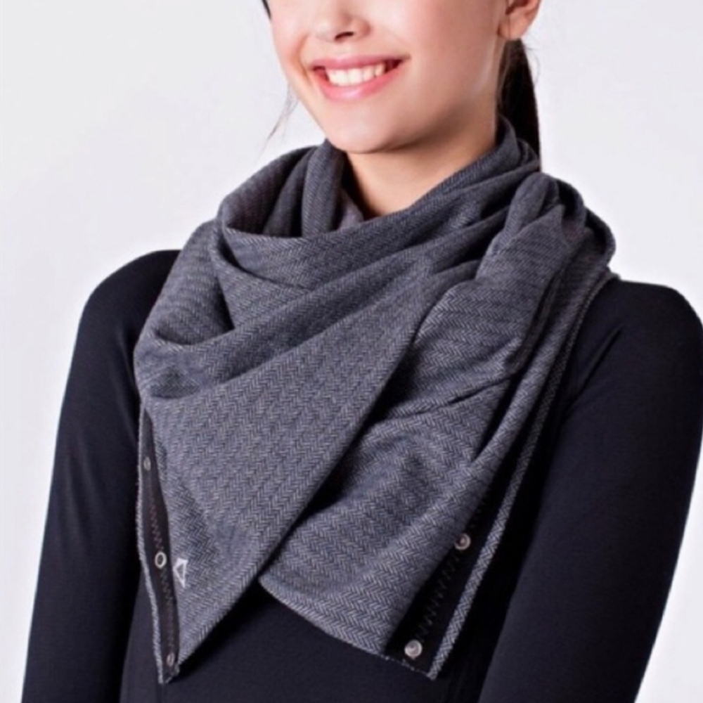 SALE Ivivva LULULEMON Gray Girls Herringbone Infinity Scarf